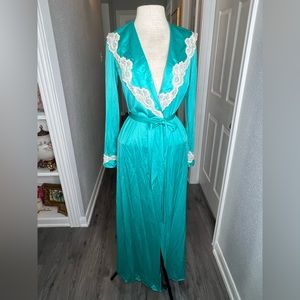 GLYDONS of Hollywood Vintage blue Lace pegnoir robe Size medium